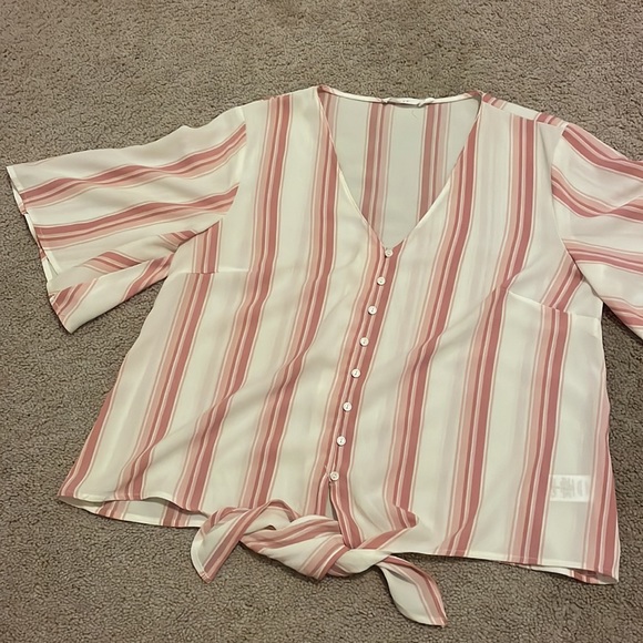 Lush Striped Blouse - Picture 2 of 5